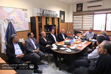 بازدید معاون وزیر بهداشت از مرکز ایرانوم